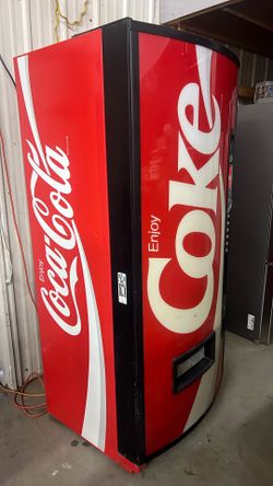 Ice Cold Working Coke Machine