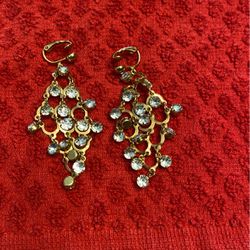 Dangling Gold Earrings With Round Diamonds 