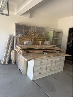 Luxury Italian Carved King Bedroom Set 4 pieces