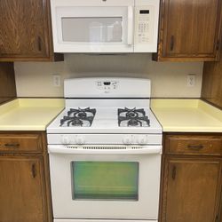Gas Range and Microwave 