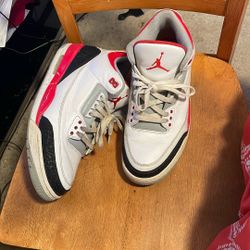 Air Jordan Retro 3’s Fire Red 