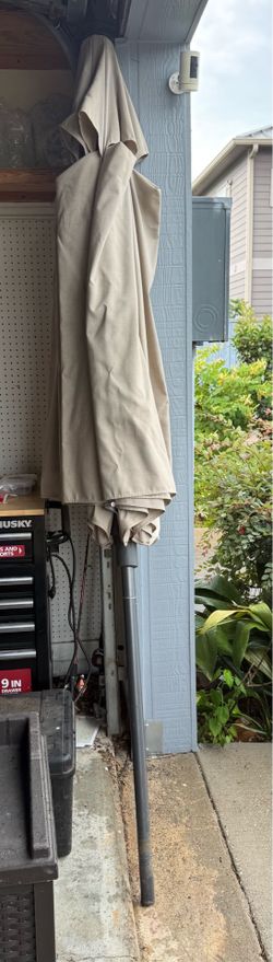 10 ft Outdoor Solar Umbrella
