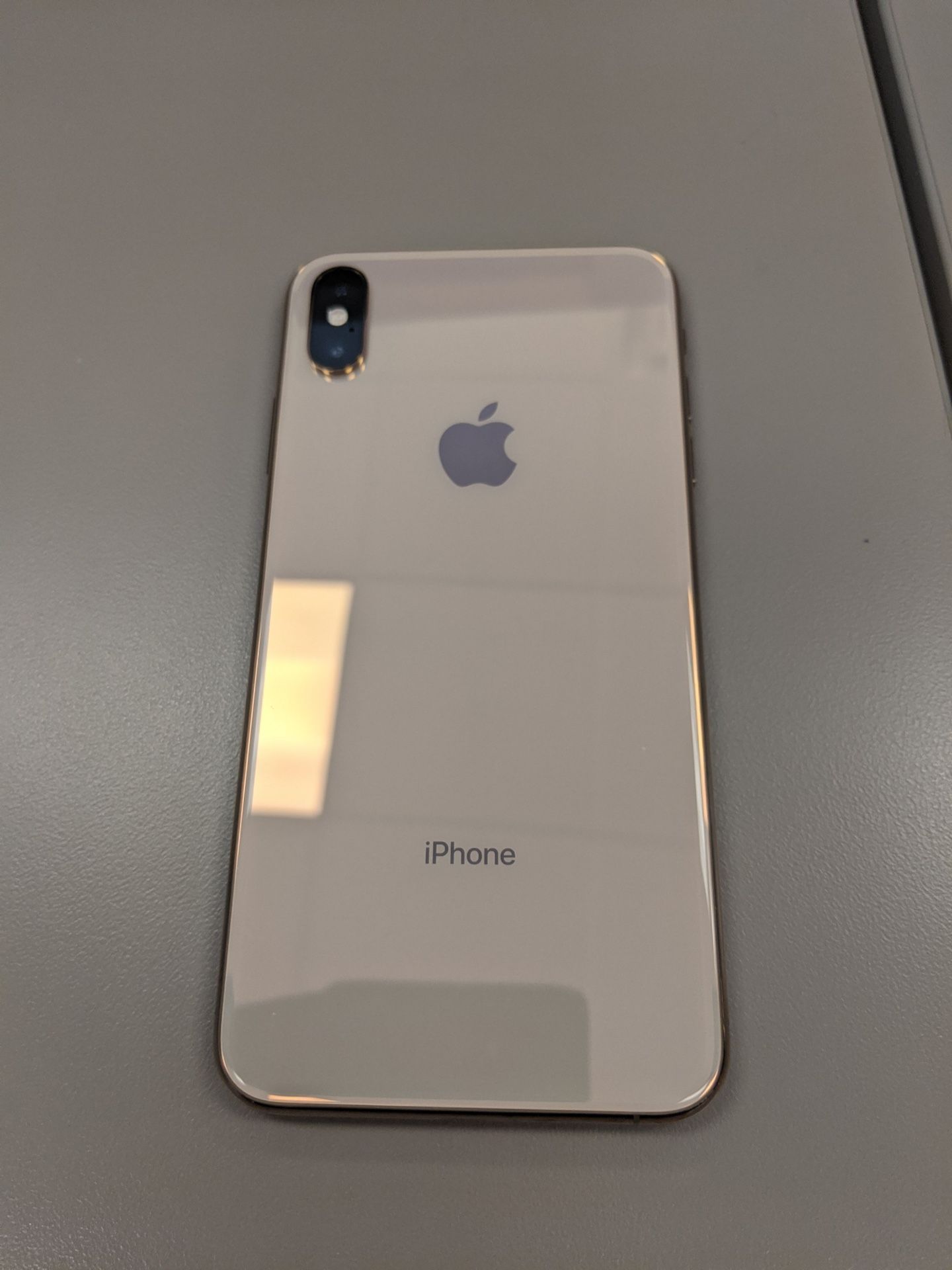 Iphone XS Max-Unlocked