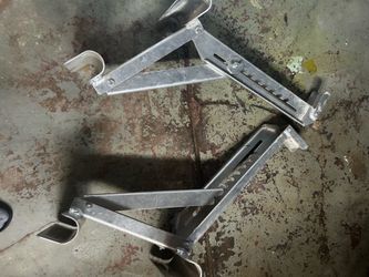 Ladder jacks