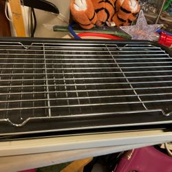 An Almost New Electronic Grill, Good For Inside (NO SHIPPING)