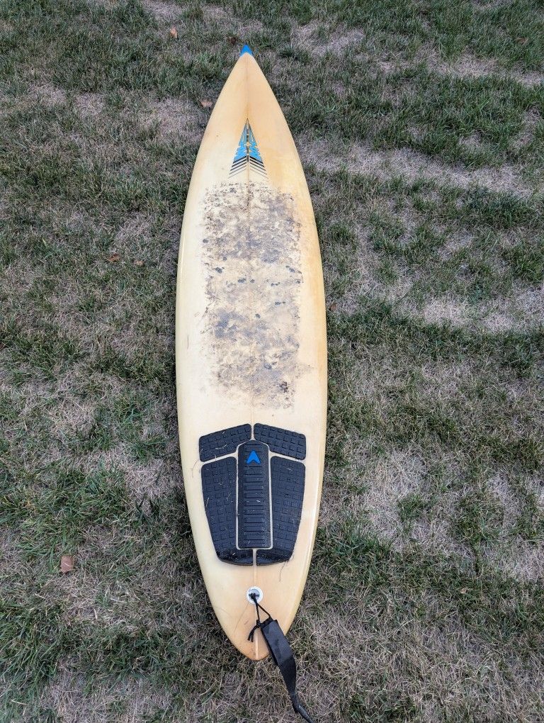 Hank Warner 7’6” Surfboard – Excellent Condition, Rarely Used