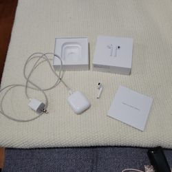 Apple AirPod First Generation 