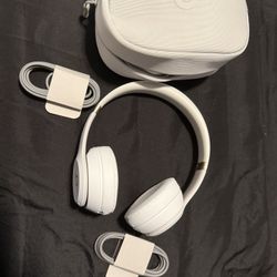 Beats Solo 4 Bluetooth Wireless On Ear Headphones - Warm White