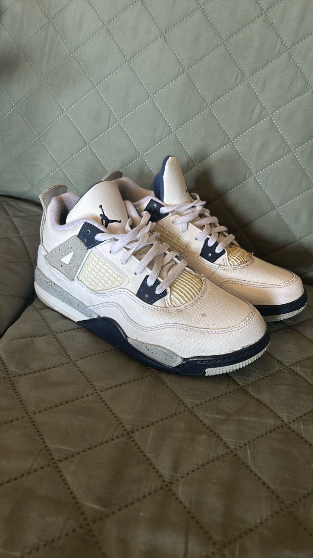 Jordan 4s Retro Midnight Navy ( Y3)