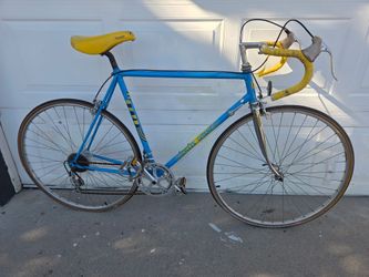 Vintage 1986 Gitanes Champion Road Bike 