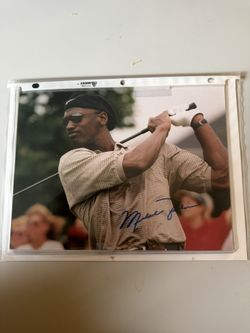 Michael Jordan Autograph Signs Picture