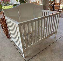 White crib