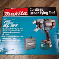 Makita 18V LXT Lithium-Ion Brushless Cordless Rebar Tying Tool Kit (5.0 Ah)