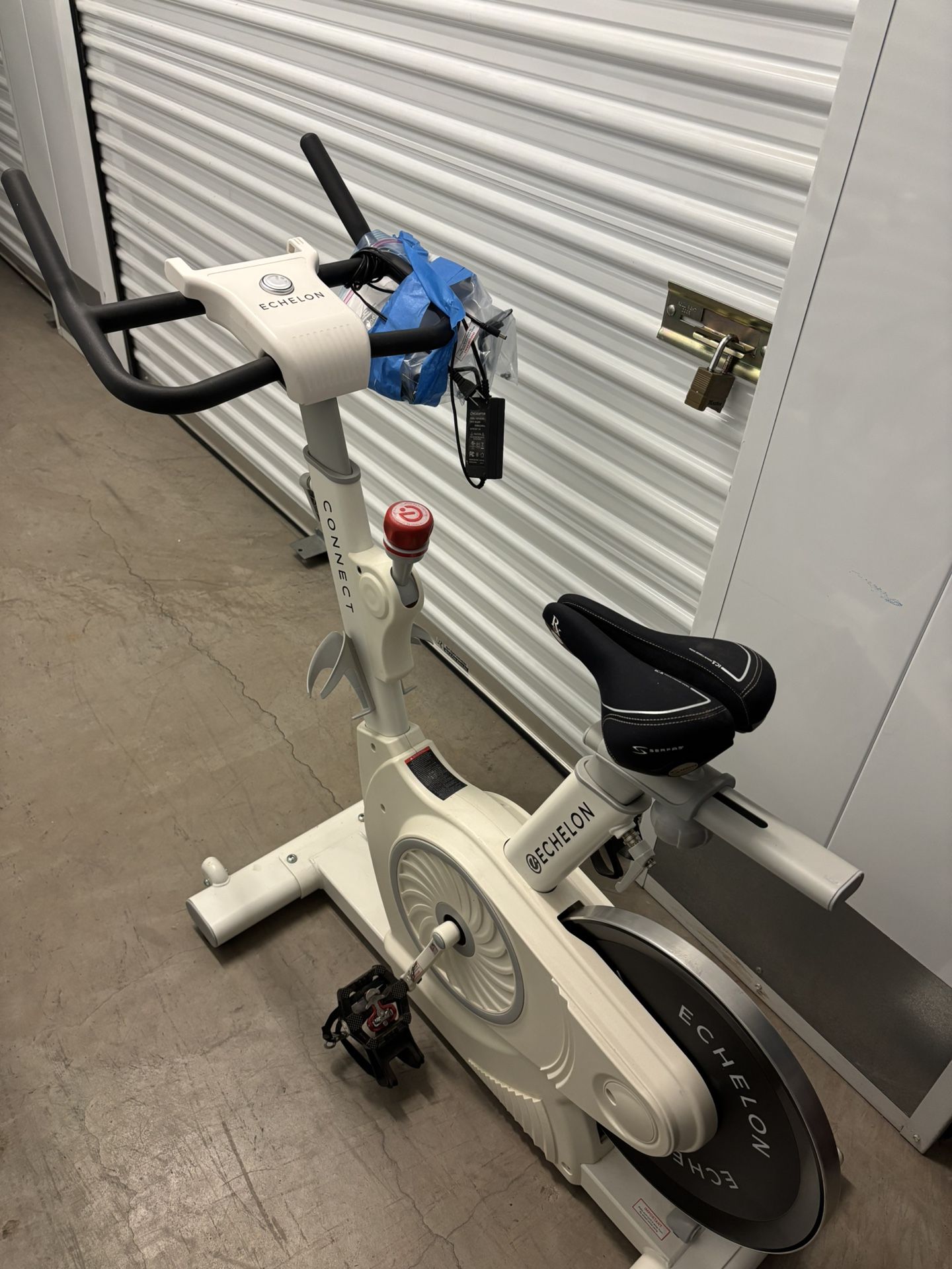 Stationary Bike Echelon Connect Ex3 Smart Bike Indoor Cycling