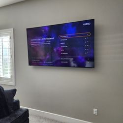 TV WALL MOUNT 