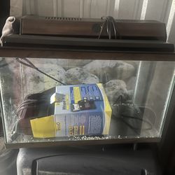 10 Gallon Fish Tank W/light, heater and filter