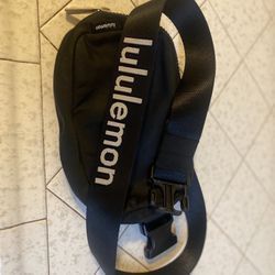 Lululemon Fanny