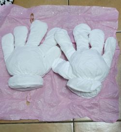 Oversized White Cartoon Character Gloves