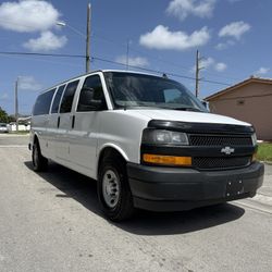 2019 Chevrolet Express 3500 Passenger Van