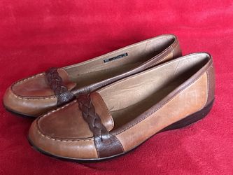 Clarks Cora Viola womens loafers brown tan leather finish COMFORTABLE SHOES 11 ‼️ GENTLY USED ‼️