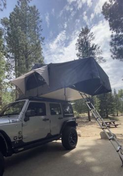 Rooftop tent