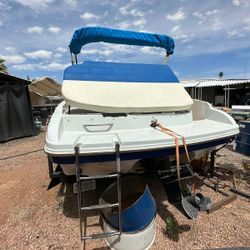 2004 Rinker, Mercury 5.0 