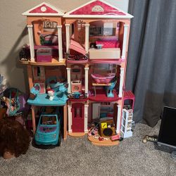 Doll play house(everything included)