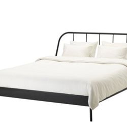 Metal bed frame 