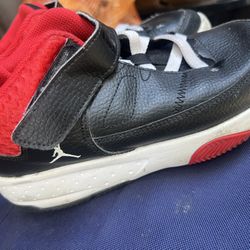 kids shoes jordans size 2.5y 