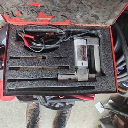 The Equalizer 12V Windshield Removal  Tool