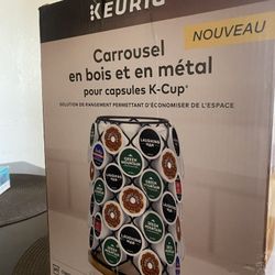 Carrousel  En Bois Et En Metal 