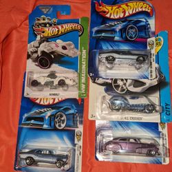 HOT   WHEELS 