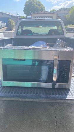 Frigidaire undercab 30” microwave