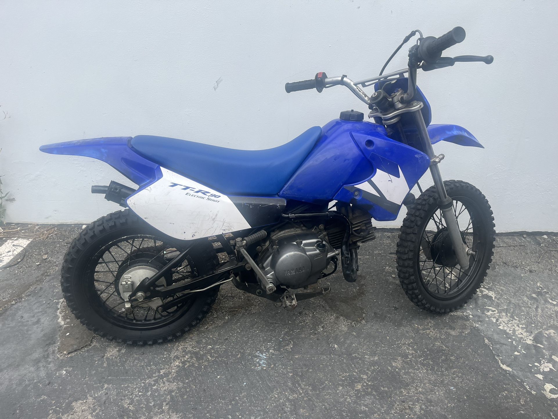 Yamaha Ttr90. New Seat, New Rear Tire, New Battery. Pink In Hand