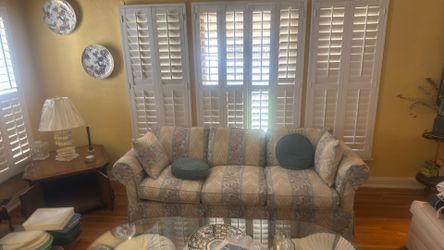 Antique/Vintage couch