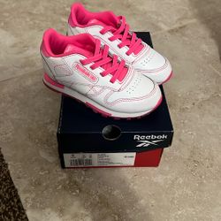 Reebok - size 9c 
