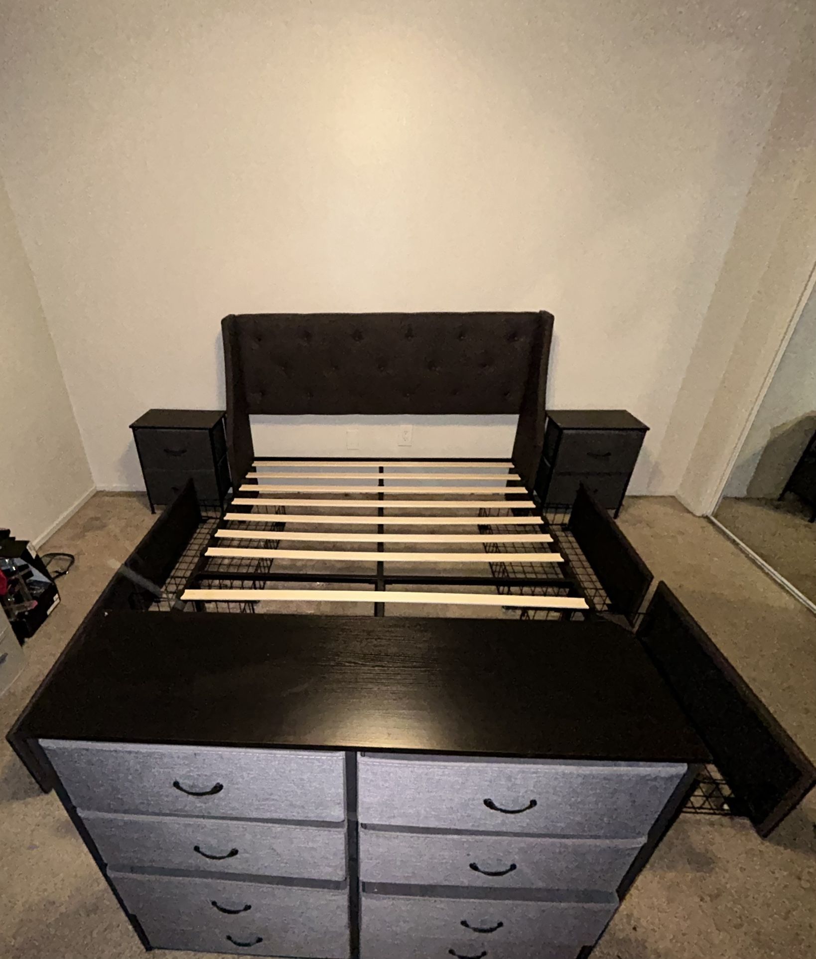 Queen Bed Under Carriage Set W/ Dresser & 2 Nightstands