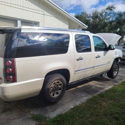 Yukon Denali Parting Out 