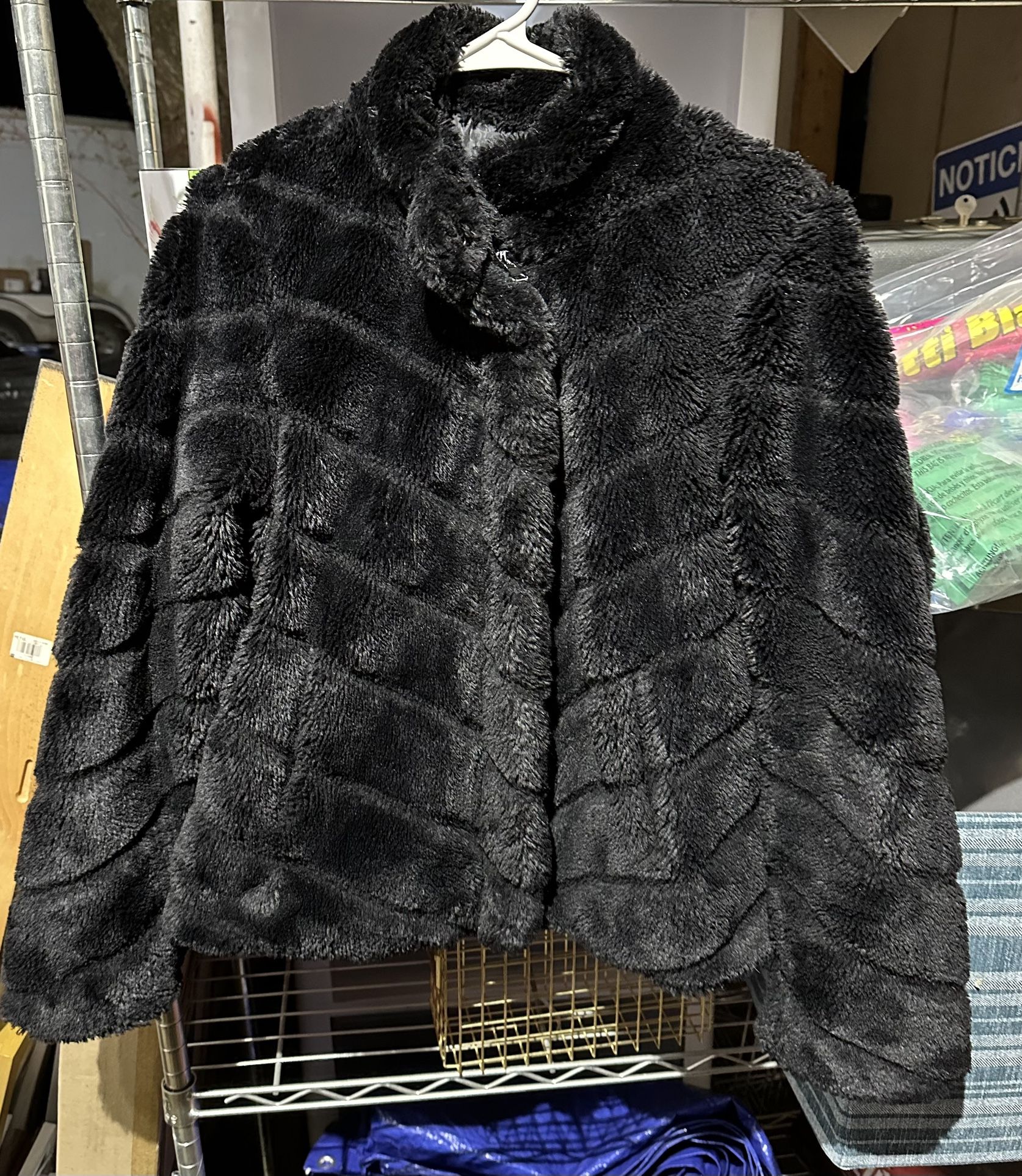 SLIGHTLY USED (CISONO FAUX FUR BOMBER JACKET) SIZE  M