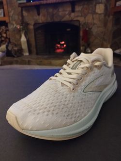 (Size-9.5) Women's Kike New Brooks Hyperion Crystal Grey Blue Glass White Running Shoes 1203961B-419a
