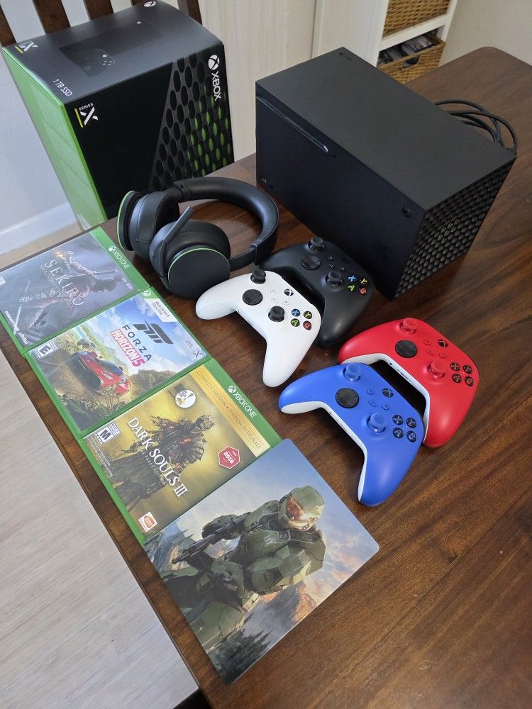 Used Xbox Series X With 4 Controllers And Headphone And 4 Games 