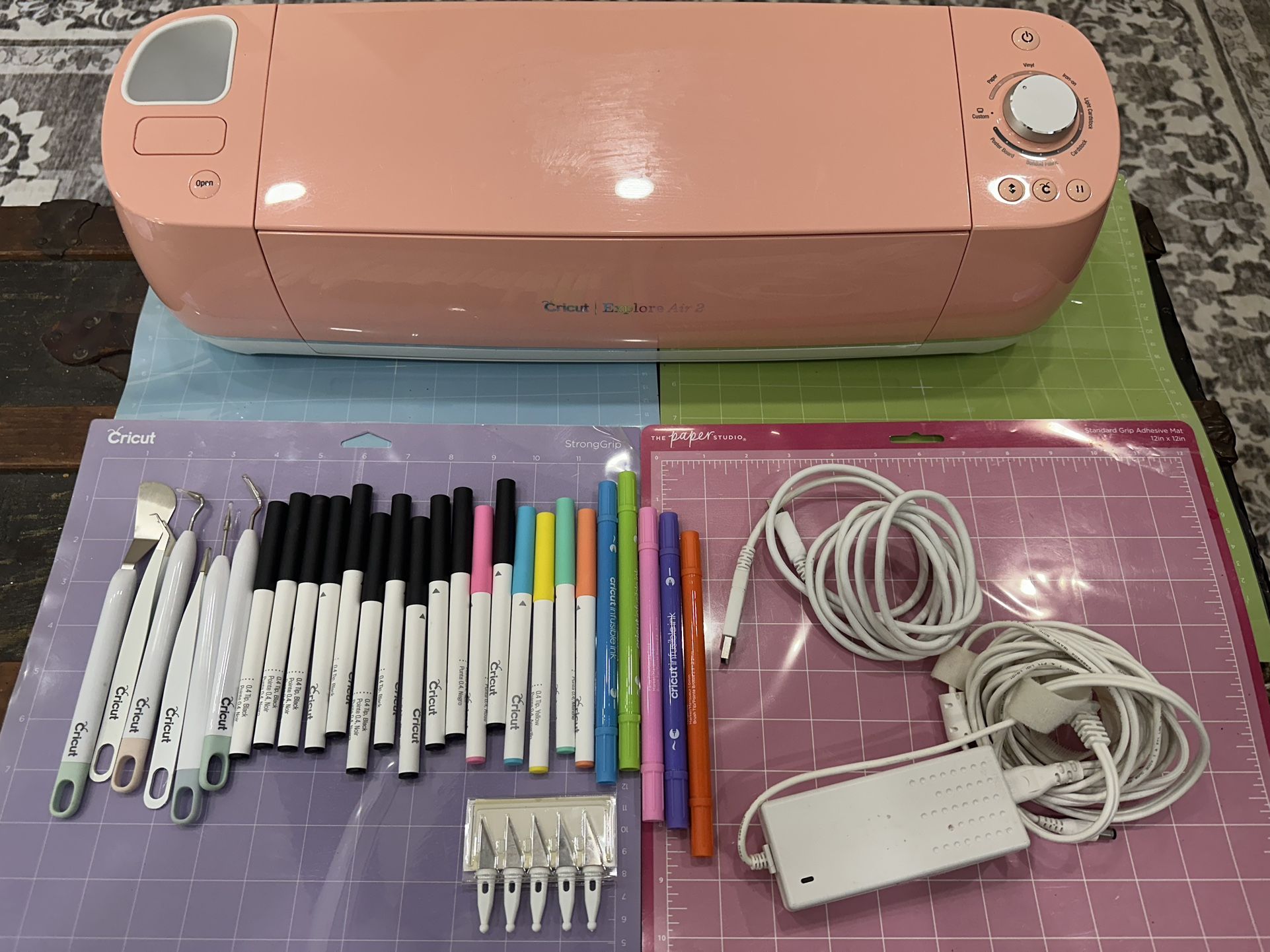 Cricut Explore air 2 With Accessories!