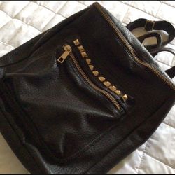 LARGE FAUX LEATHER GOLD STUDS FLORAL INTERIOR BACKPACK