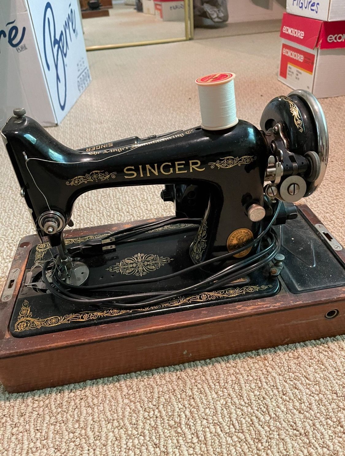 Singer Antique Sewing Machine with Cover