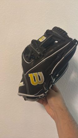 Wilson 2024 Classics Series A2000 Baseball Gloves