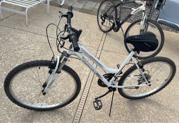26" Roadmaster Granite Peak Women's Mountain Bike