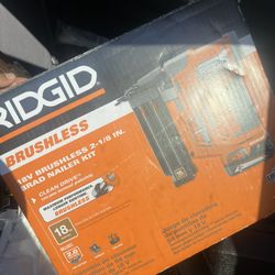 RIDGID18V Cordless 18 Ga Nailer Gun New In box Sealed + Battery, Charger And Bag!
