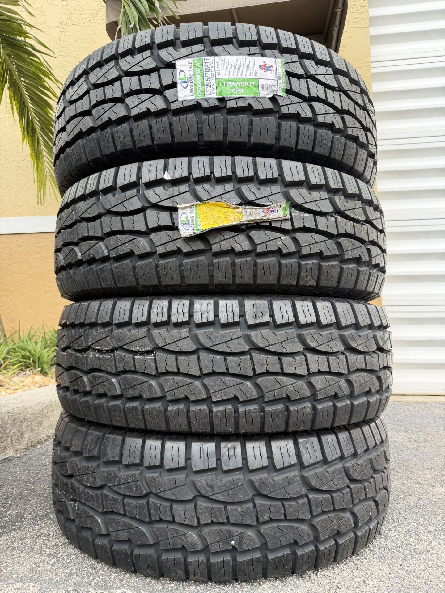 Set Crosswind LT 285 70 R17