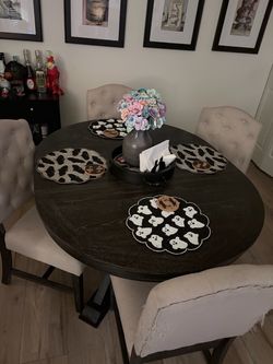 Dark wooden table - expands and shortens
