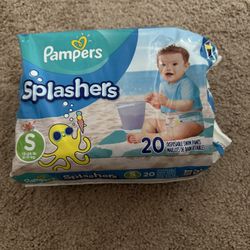 Brand New Pampers Splashers****